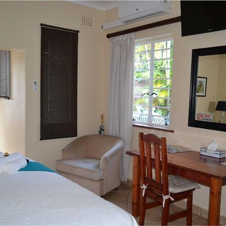 Hunters B&B Мтутзіні Екстер'єр фото